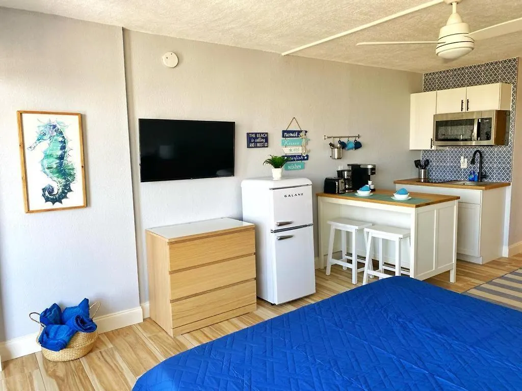 Castaways Resort Studios Daytona Beach 3*,